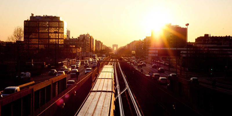 智能预见未来：基于AI的网络流量预测与带宽优化管理策略