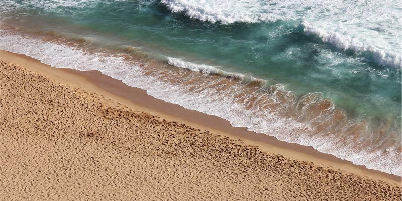 构筑数字防线：零信任网络架构在企业网络安全中的实施路径与核心挑战